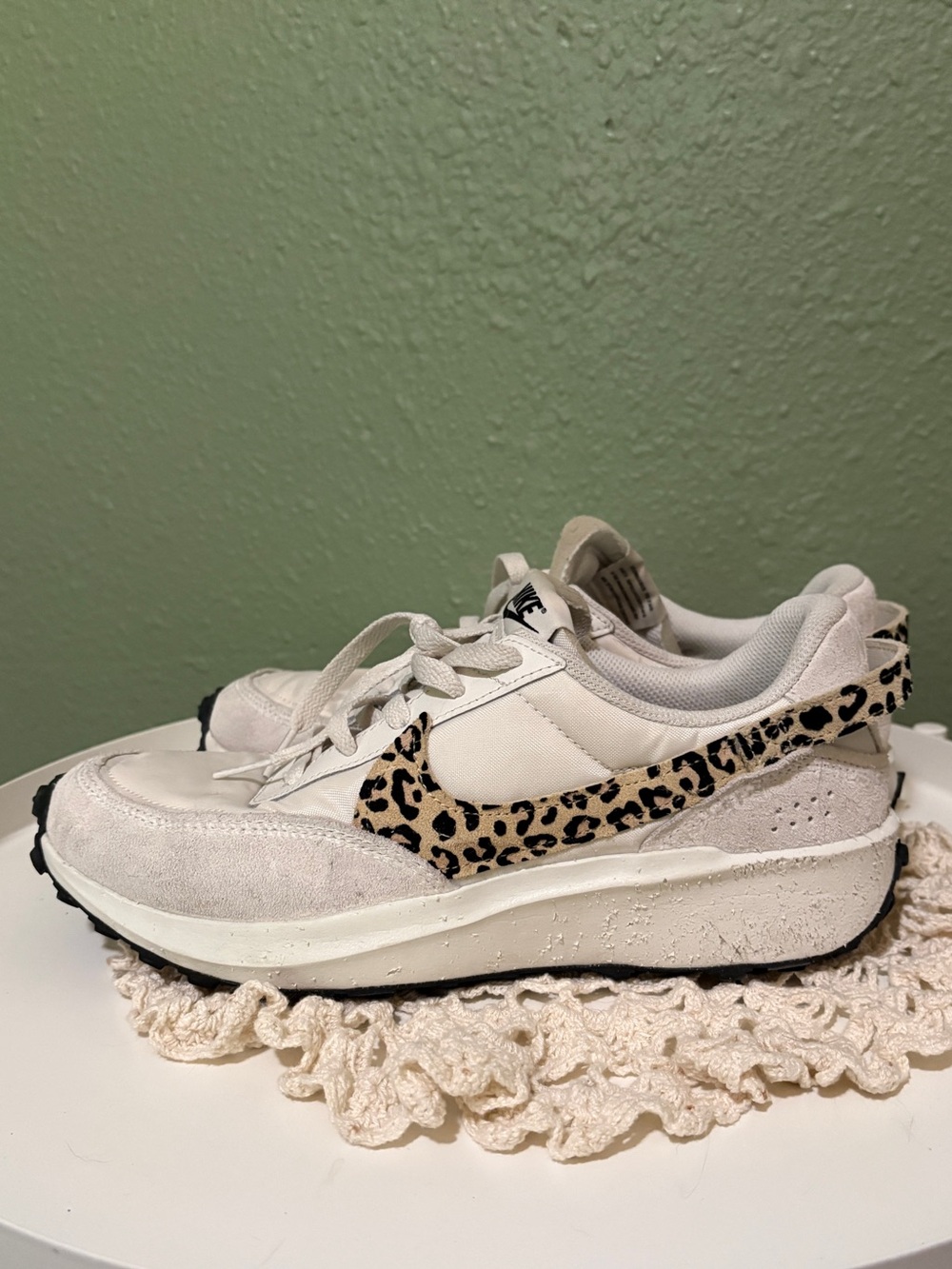 Nike Womens Waffle Cream/Leopard Accent Sneakers - Picture 3 of 8